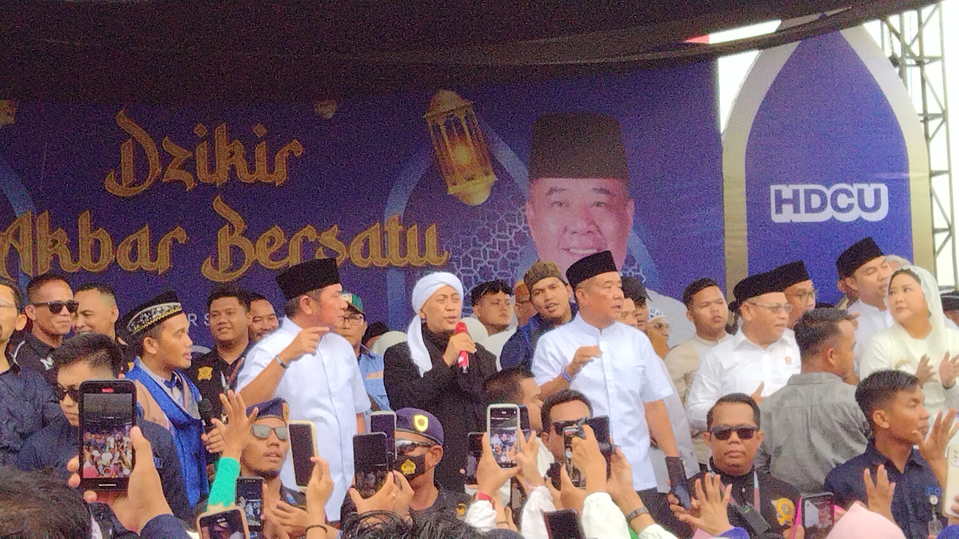 Ribuan Masyarakat Palembang Ikuti Dzikir Akbar Bersatu Bersama HDCU