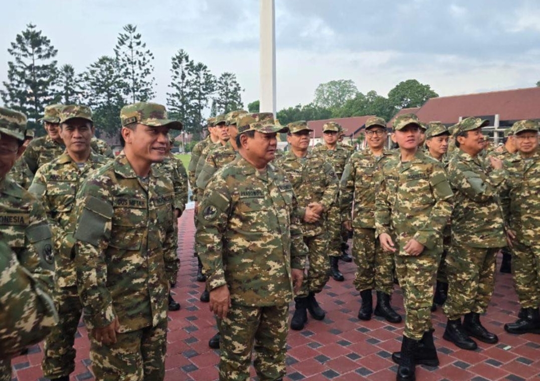 Berikan Contoh Disiplin ke Anggota Kabinetnya, Presiden Prabowo Tiba Lebih Dulu di Lapangan Akmil Magelang