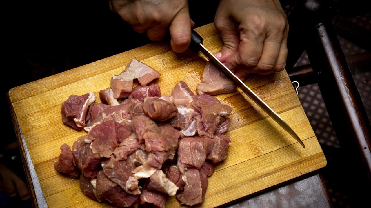 Daging Sapi Alot? Ini Rahasia Mengempukkan Daging Kurban dengan Cara Sederhana di Rumah