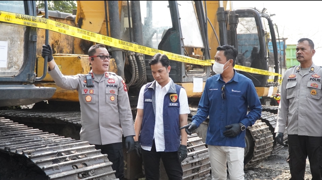 11 Pelaku PETI Ditangkap, Empat Ekskavator dan Lima Truk Batubara Disita Polisi