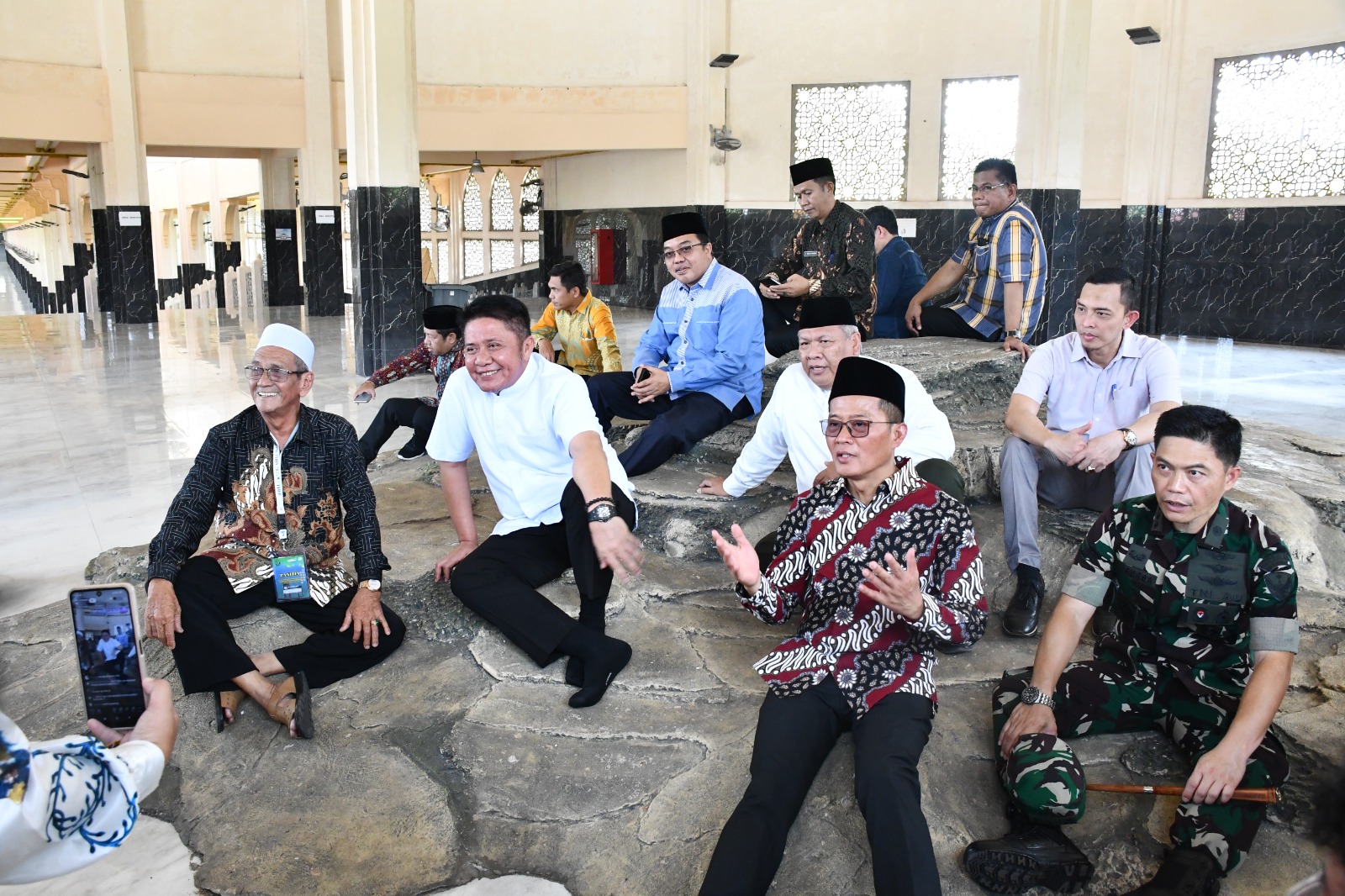 Gubernur Herman Deru Ingatkan CJH Siapkan Fisik, Dilarang Beli Makanan Diluar Asrama Haji, Obat Disediakan