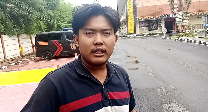 Tanya Minuman Dijawab Tidak Ada, 2 Pelaku Curas di Palembang Ini Malah Keluarkan Golok, Langsung Rampas Hp 