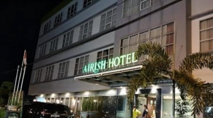 Pengunjung Hotel di Palembang Histeris Lift Anjlok dari Lantai Empat, 20 Menit Terkurung 