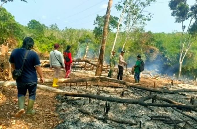 Sinergitas TNI Polri Saat Melakukan Pengecekan Lokasi Titik Hotspot Kebakaran Hutan Dan Lahan