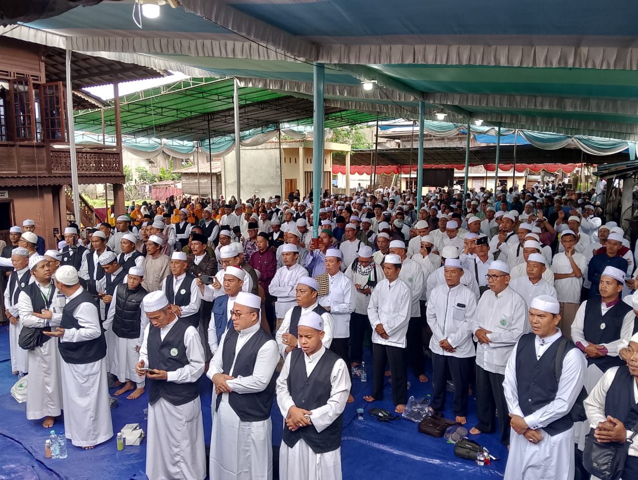 Ribuan Jemaah Hadiri Haul Sayyid Umar Baginda Sari ke-425 dan KH Bahri ke-27 di Desa Tanjung Atap Ogan Ilir