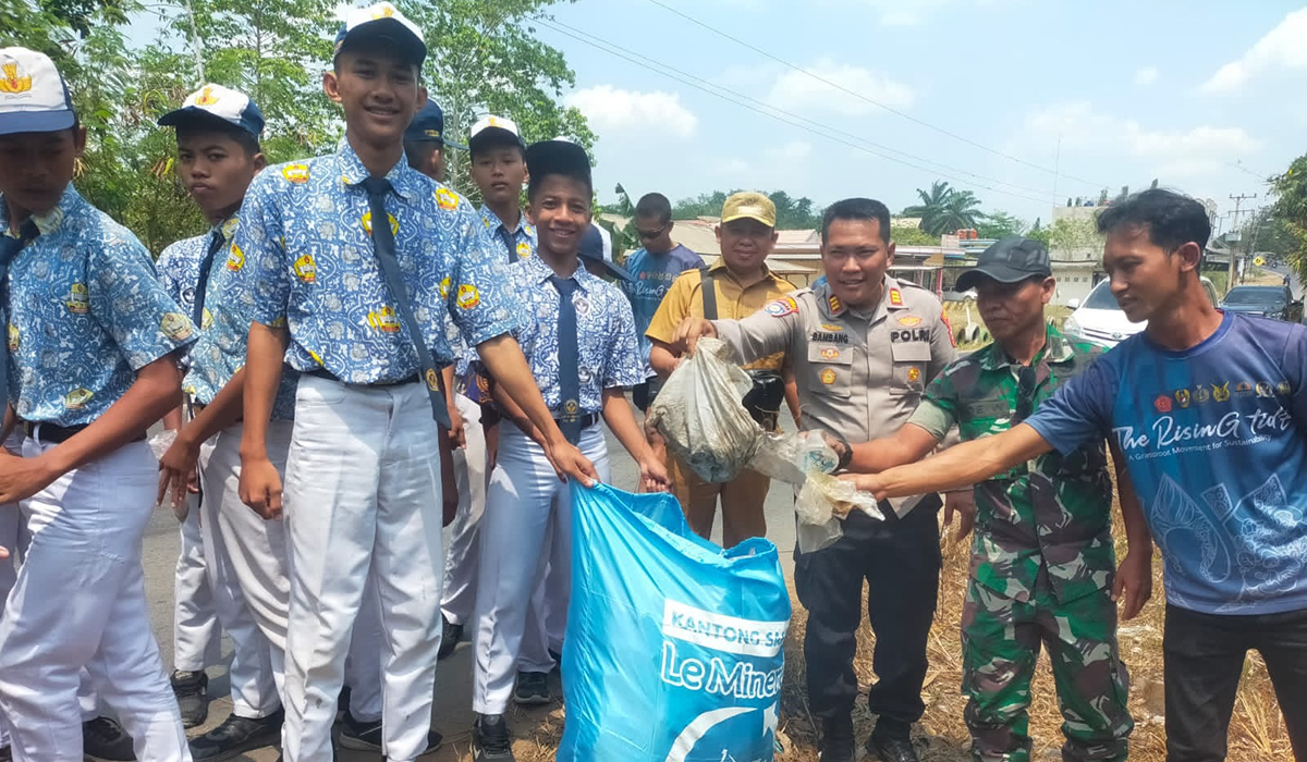 540 Pelajar di Kabupaten OKI Bersihkan Lingkungan Dari Sampah, 'Stop Wariskan Sampah'