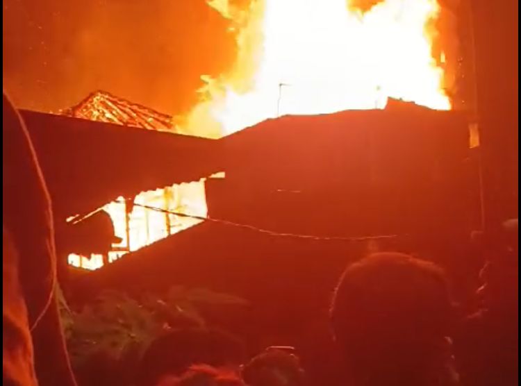 Kebakaran Hebat di Jalan Temon 27 Ilir Palembang, 7 Rumah Jadi Arang
