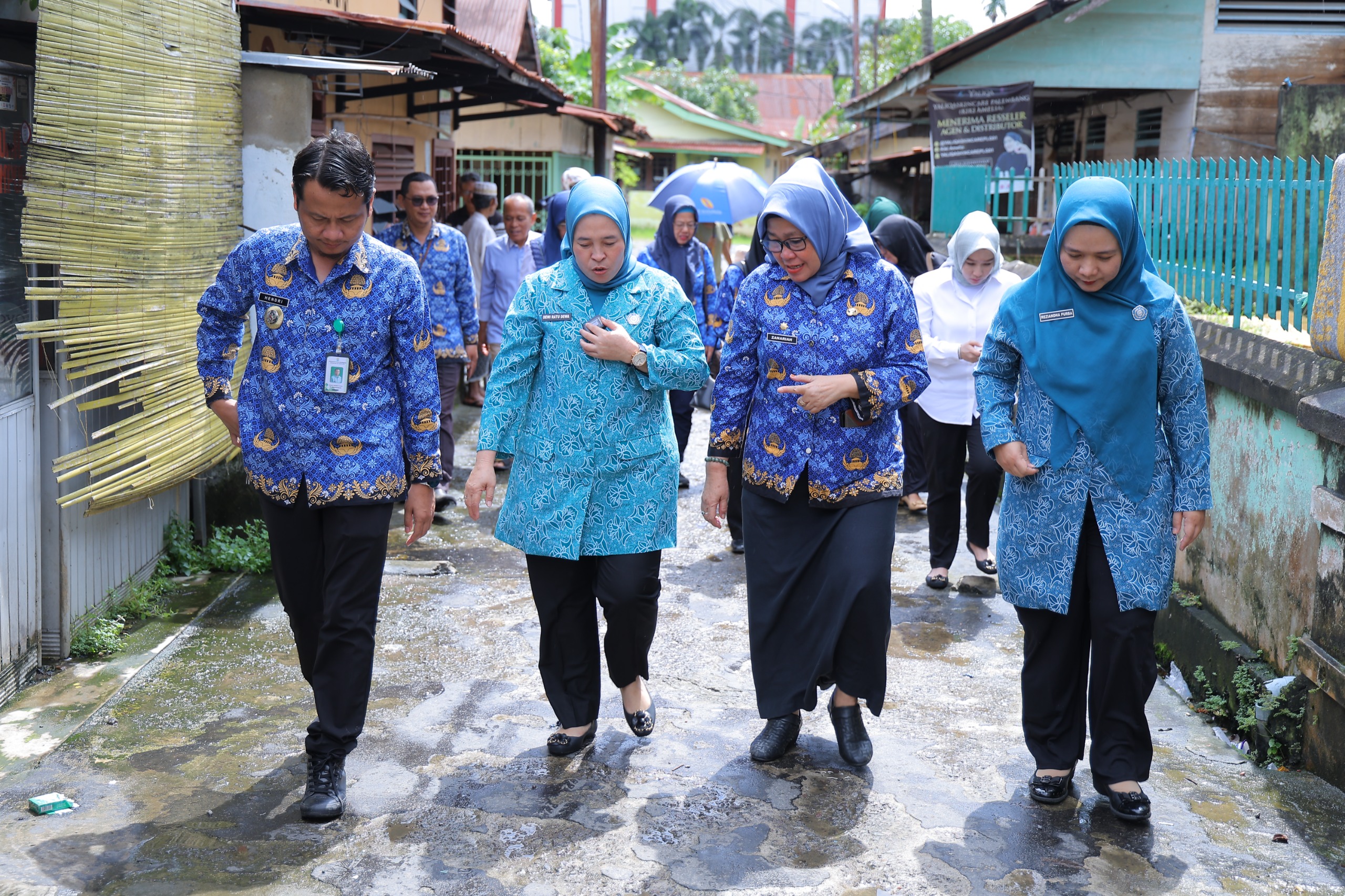 Datangi Rumah Warga, Ketua TP PKK Palembang Salurkan Bantuan Makanan Tambahan Bagi Anak Berisiko Stunting