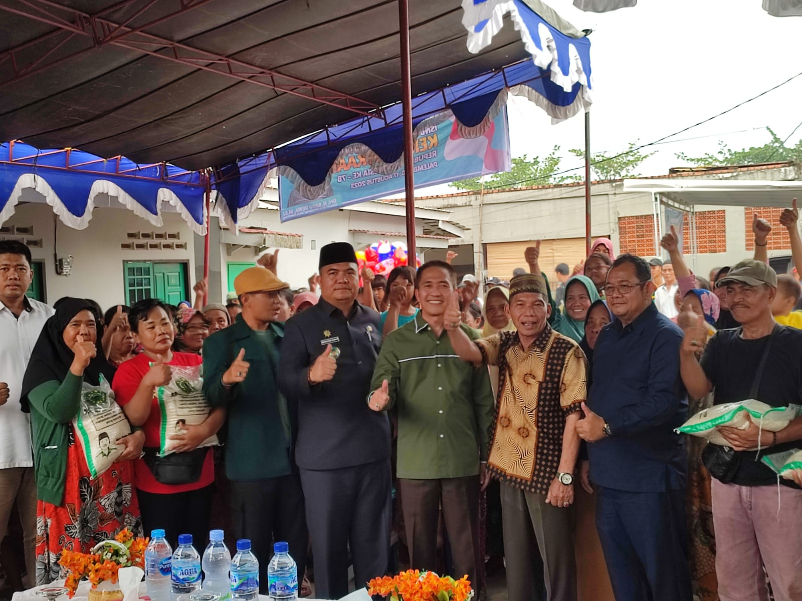 ISNU Palembang Bagikan 200 Paket Beras ke Warga Panca Usaha