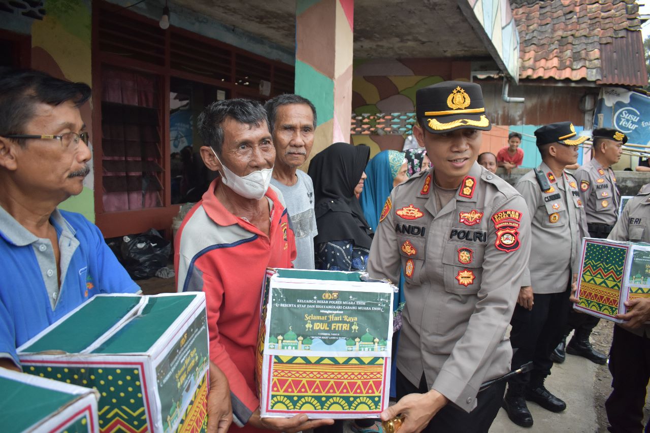 Polres Muara Enim Distribusikan Bantuan Kemanusiaan