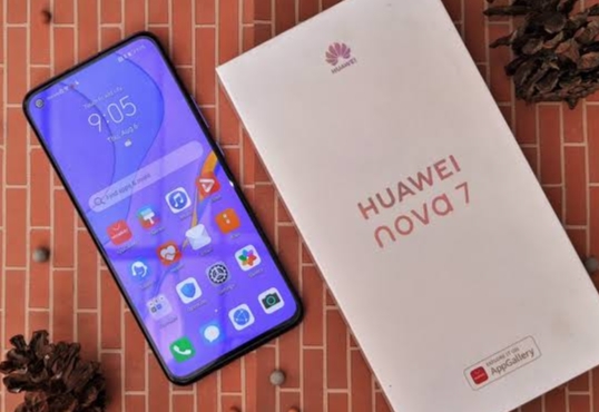 Review Huawei Nova 7 Pro HP Mid-Range Tawarkan Layar OLED Full HD+ Serta Sertifikasi TÜV Rheinland