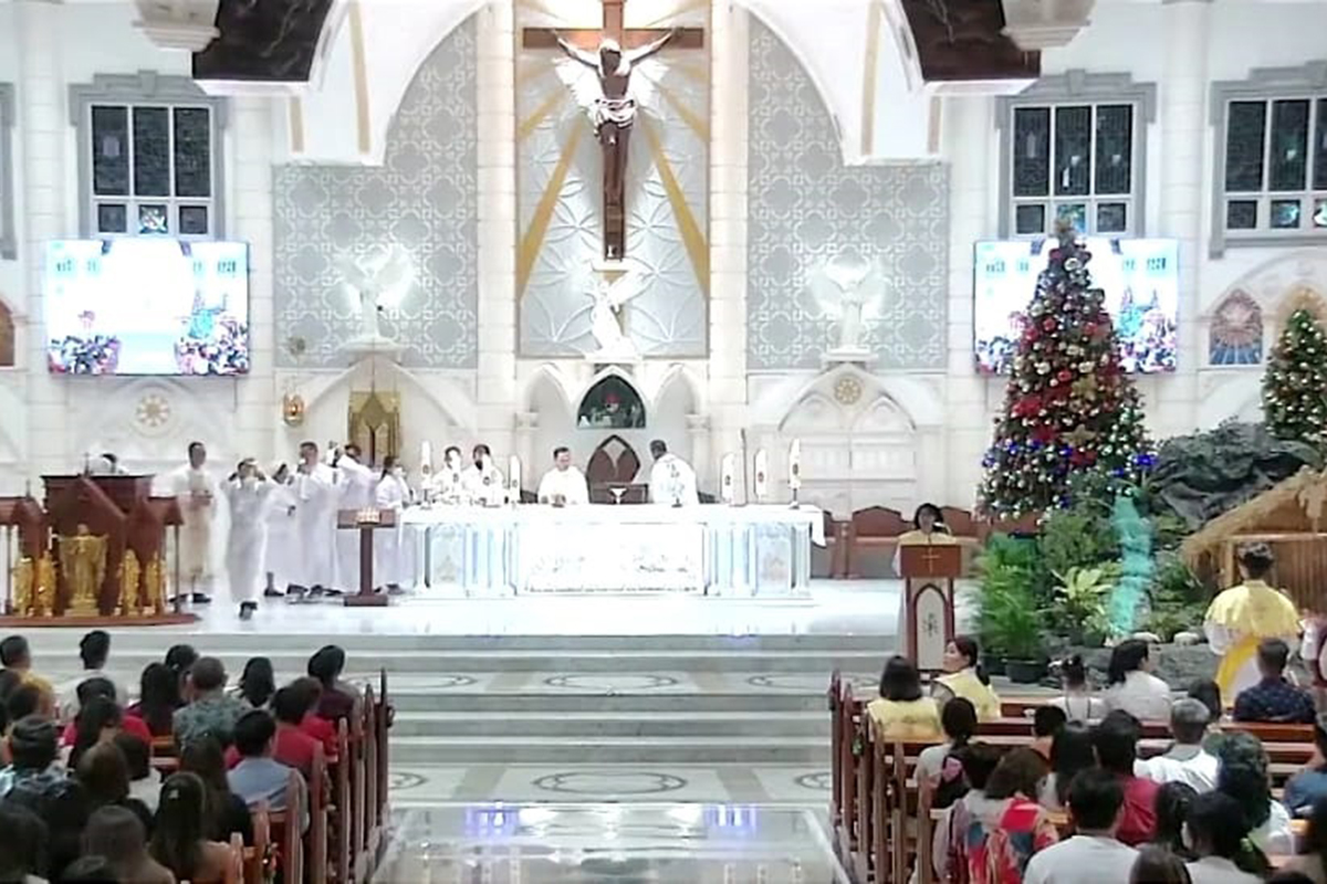 Ribuan Umat Kristiani di Kota Palembang Ikuti Ibadah Natal dengan Khidmat