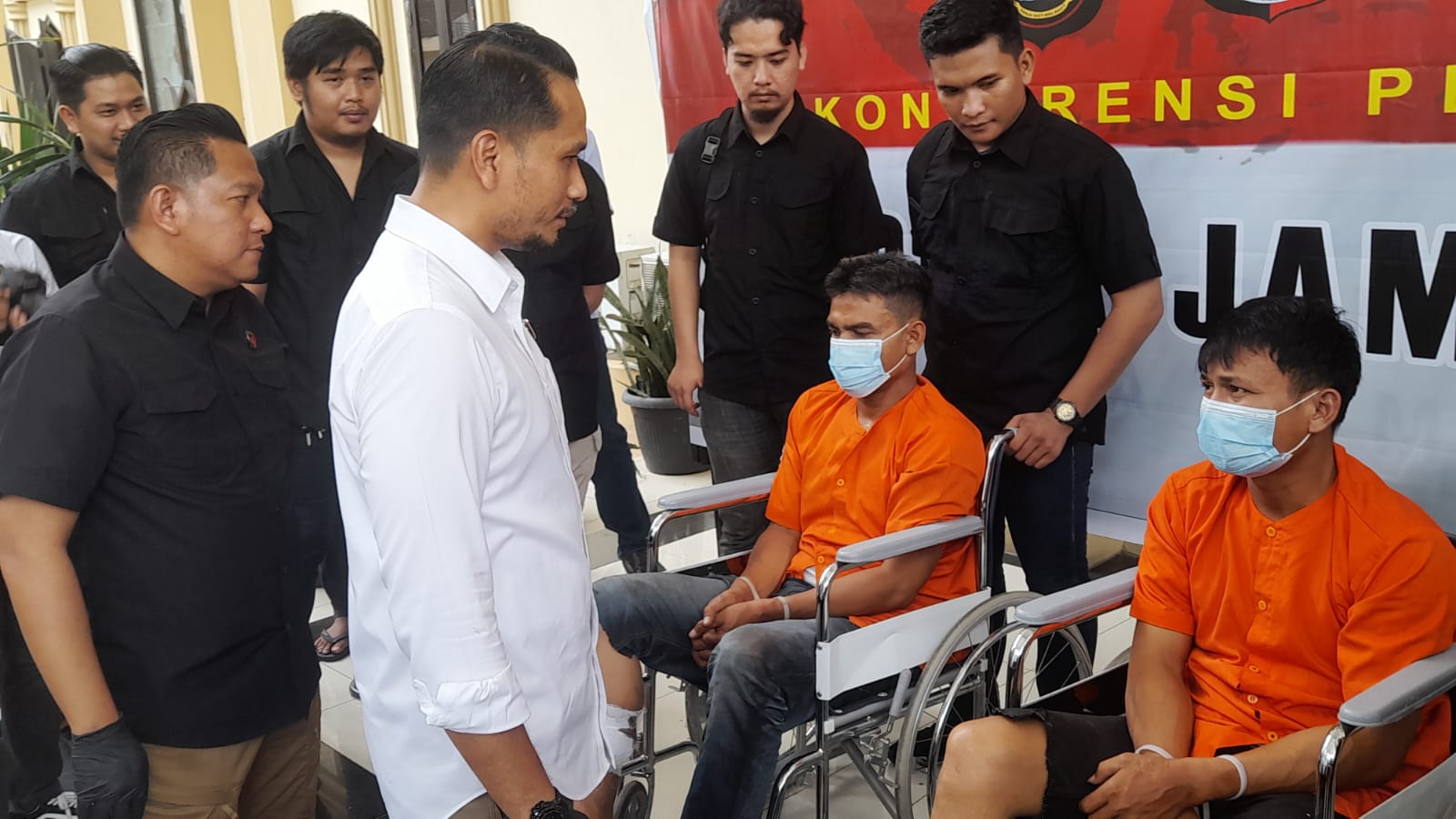 Polisi Tembak 2 Perampok Uang Nasabah Bank Rp 275 Juta di Bungo