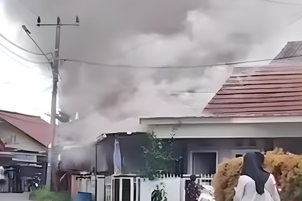 Diduga Korsleting Listrik, Rumah Kosong di Jalan BTN Mandala Tanjung Enim Hangus Terbakar 