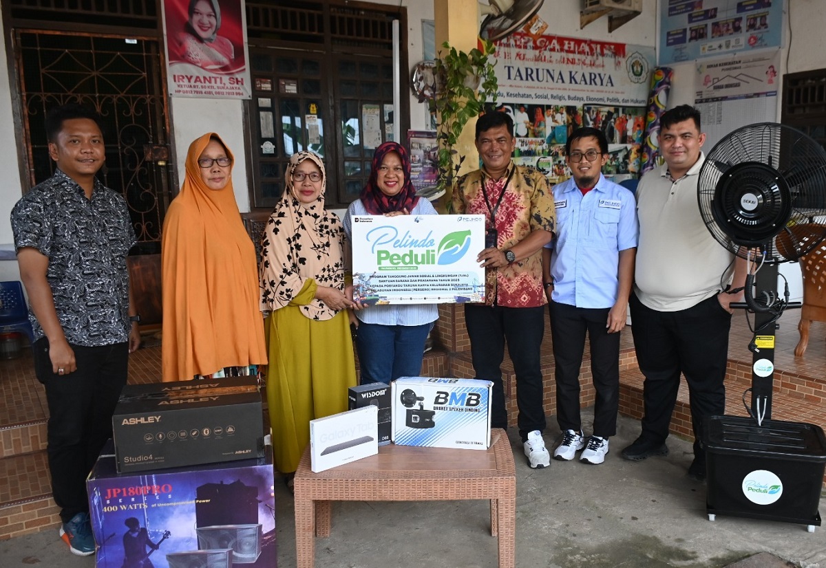 Pelindo Regional 2 Palembang Salurkan Bantuan Sarana dan Prasarana Kepada Posyandu Taruna Karya