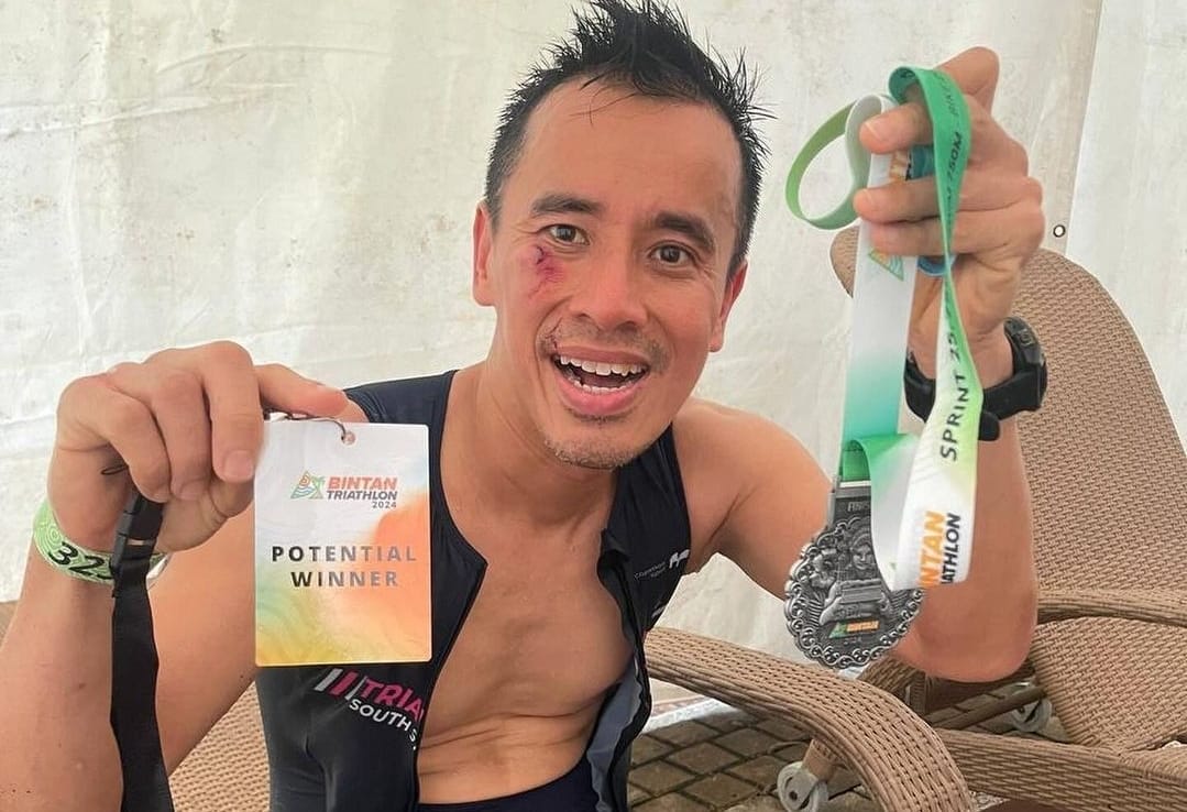 Ratusan Atlet dari 35 Negara Bersaing di Bintan Triathlon 2024, Ketua Alti Sumsel Naik Podium Meski Cedera