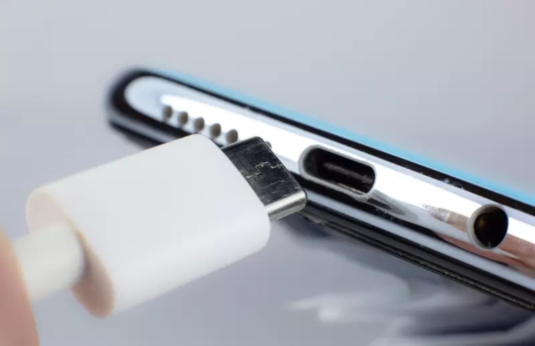 Rekomendasi Kabel USB-C Terbaik dan Berkualitas untuk Hp di Tahun 2024