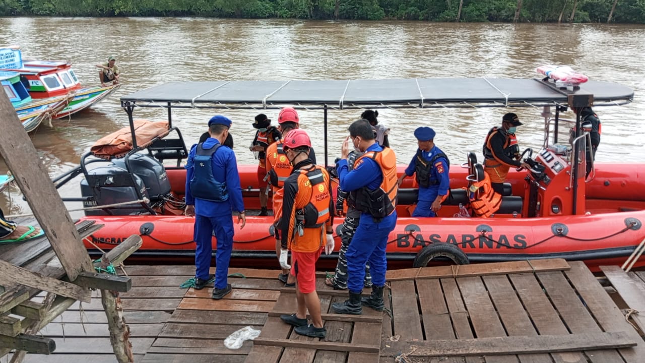 Korban Speed Boat yang Terbalik di Perairan Banyuasin Ditemukan Tim SAR Gabungan, Termasuk Jenazah yang Hilang