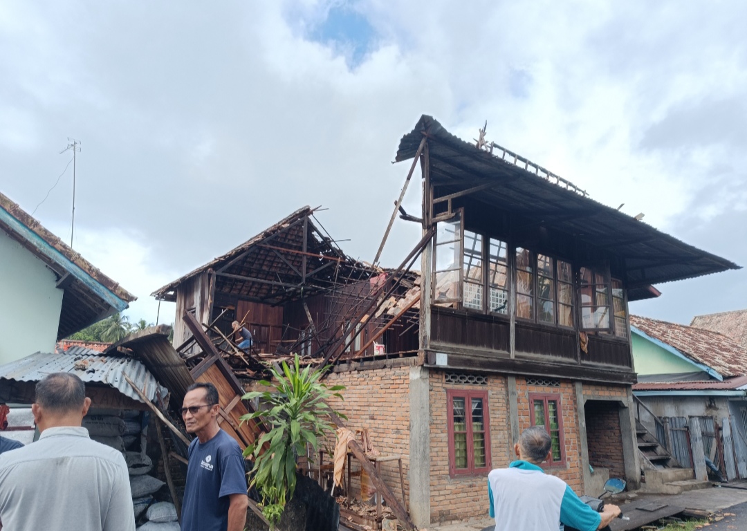 Dinsos Kabupaten OKI Bakal Berikan Bantuan ke Korban Rumah Roboh di Kelurahan Paku Kayuagung