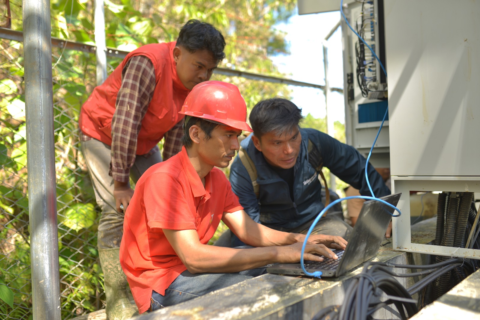 Jaga Konektivitas Warga di Huntara, Telkomsel Perkuat Akses Internet