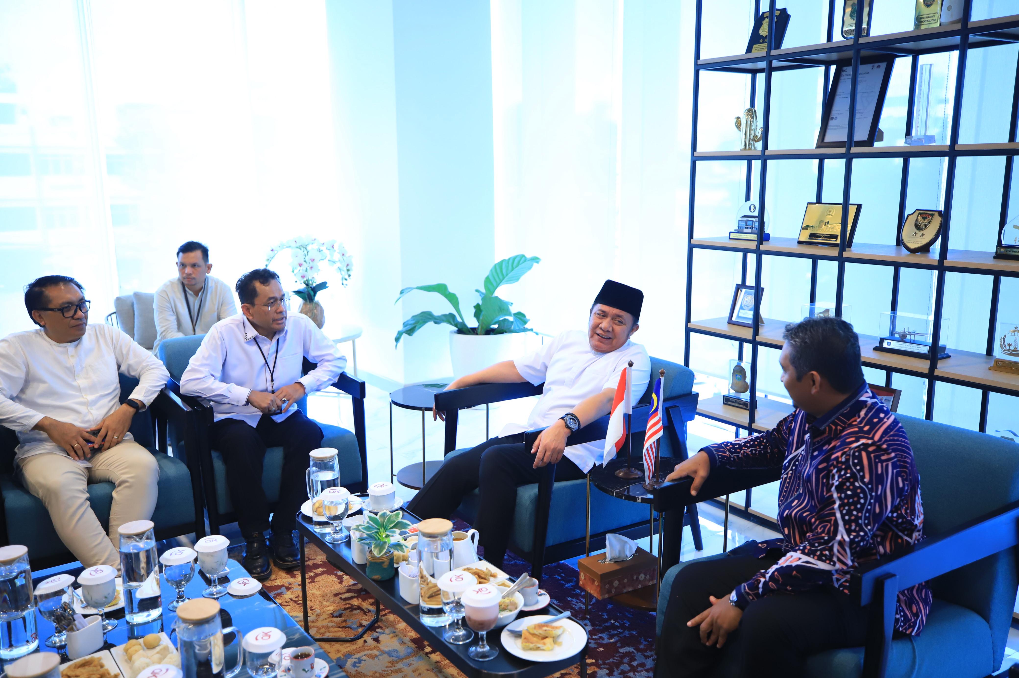 Gubernur Herman Deru Perkuat Hubungan Regional Lewat Pertemuan Strategis dengan Konjen Malaysia