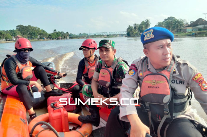 Tak Kenal Lelah, Basarnas Cari Balita Tenggelam di Sungai Komering Kayuagung