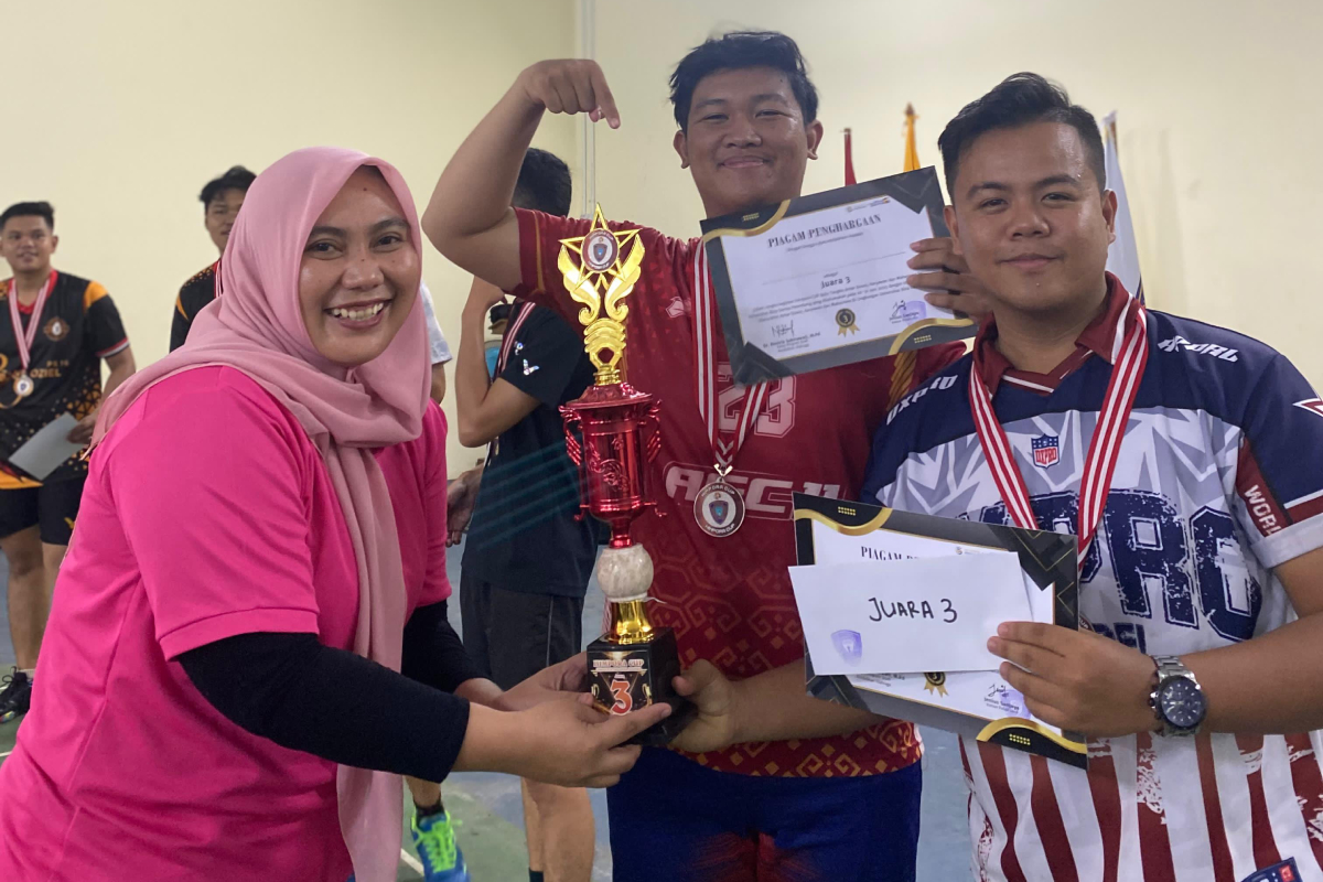 Meriahkan Kampus, HIMPORA Universitas Bina Darma Gelar Turnamen Bulutangkis