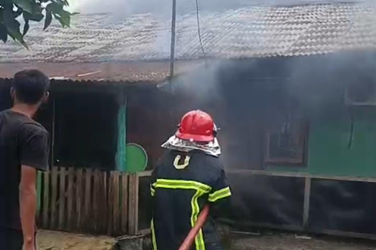 Si Jago Merah Amuk Mess Karyawan PT Dua Sepakat di Gelumbang, Satu Luka Bakar