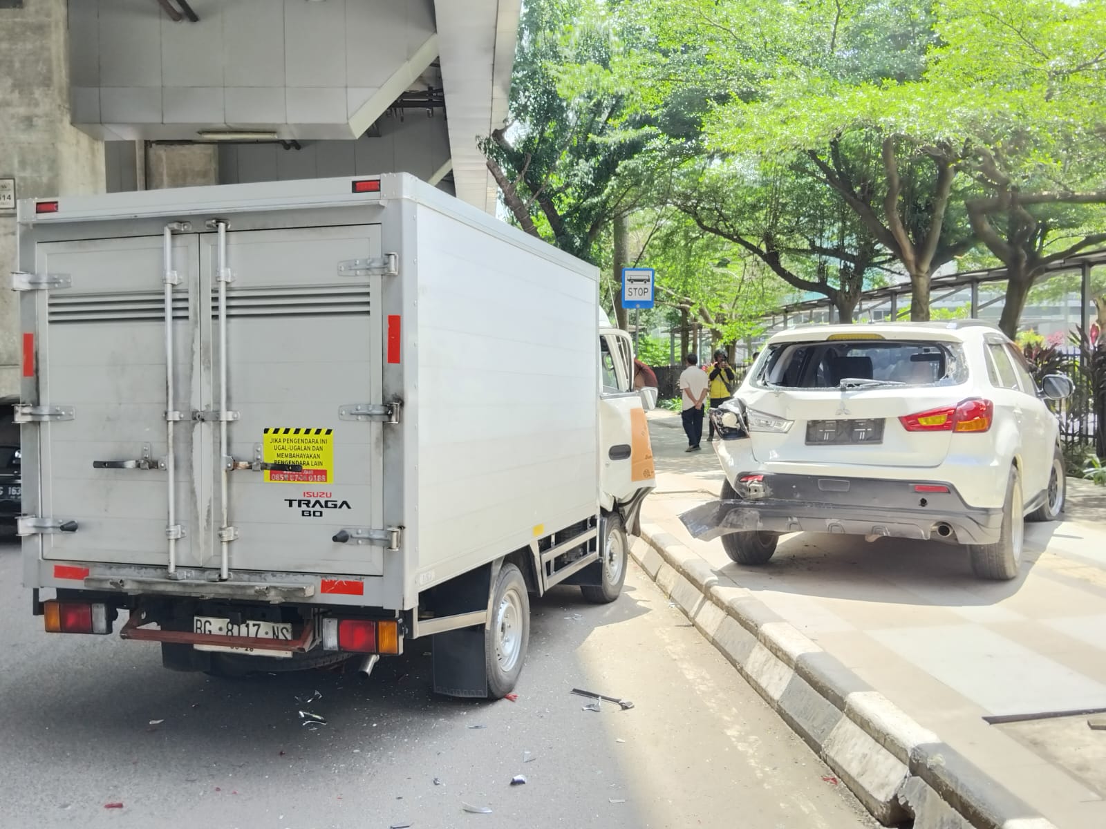 Tabrakan Beruntun Dalam Kota Palembang, 3 Mobil Penyok, Diselesaikan Secara Kekeluargaan 