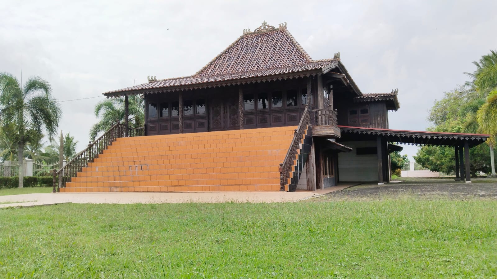 Intip Kemegahan Rumah Limas di Ogan Ilir Milik Mantan Menteri Pertahanan Jenderal TNI (Purn) Ryamizard Ryacudu