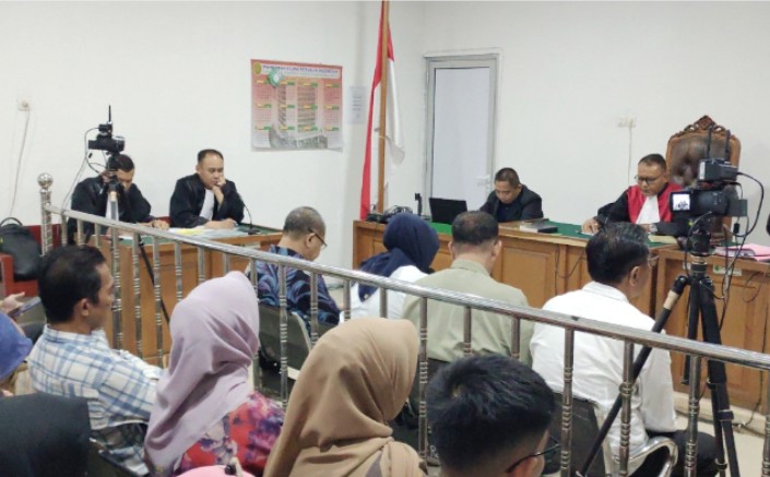 Umi Hartati Menangis di Persidangan, Bantah Terima Uang Suap Proyek Pokir DPRD OKU