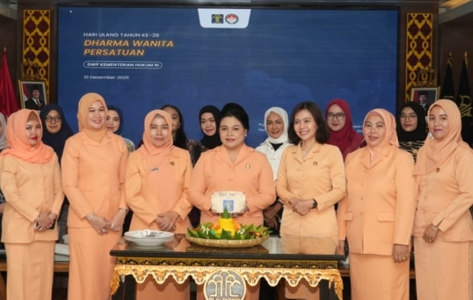  Penuh Kehangatan dan Kepedulian, DWP Kanwil Kemenkum Sumsel Rayakan HUT DWP ke-26 dengan Baksos
