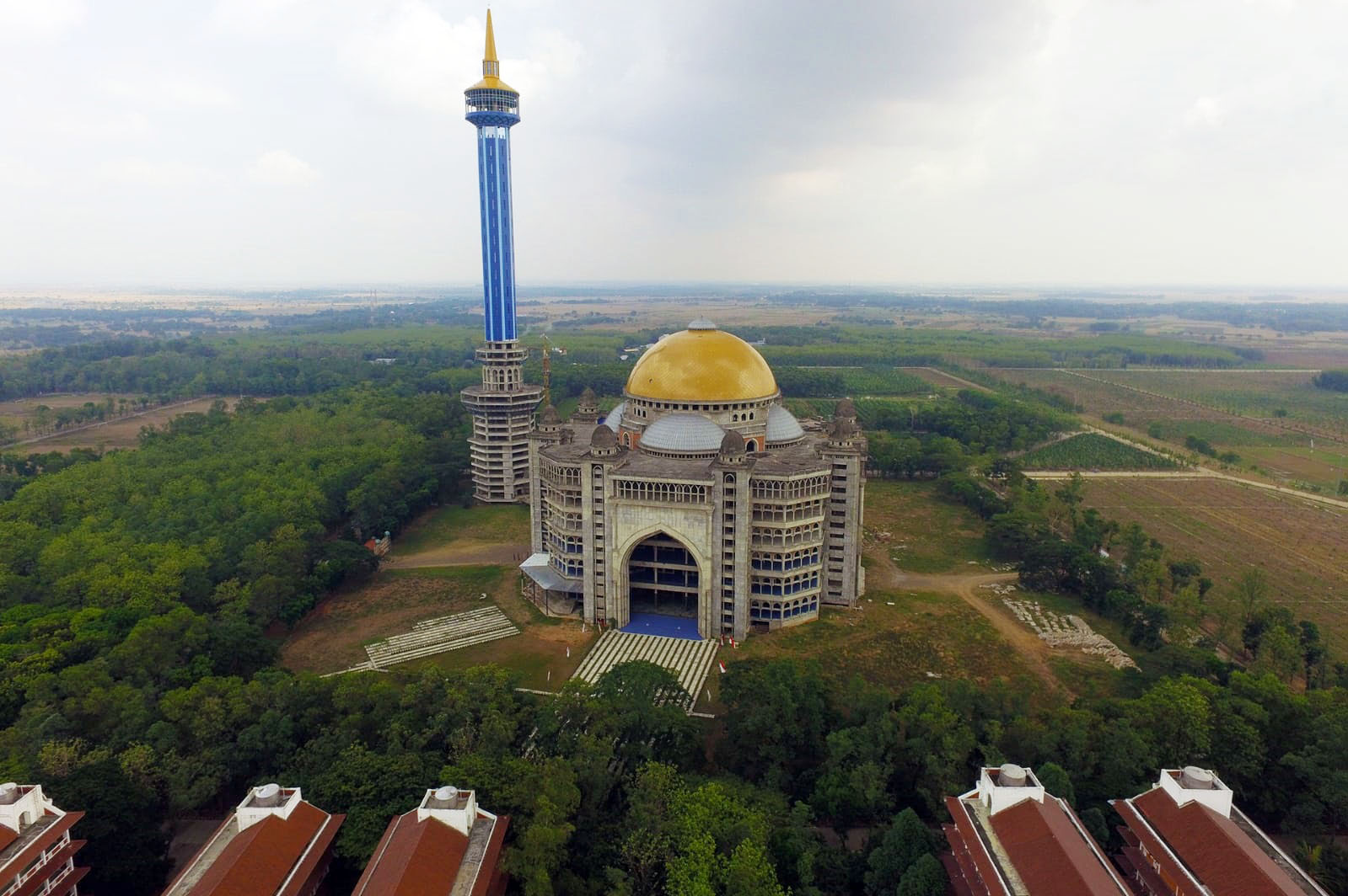 Masjid Raksasa Ponpes Al Zaytun Indramayu, Konon Dirancang Bisa Bertahan Hingga 5.000 Tahun