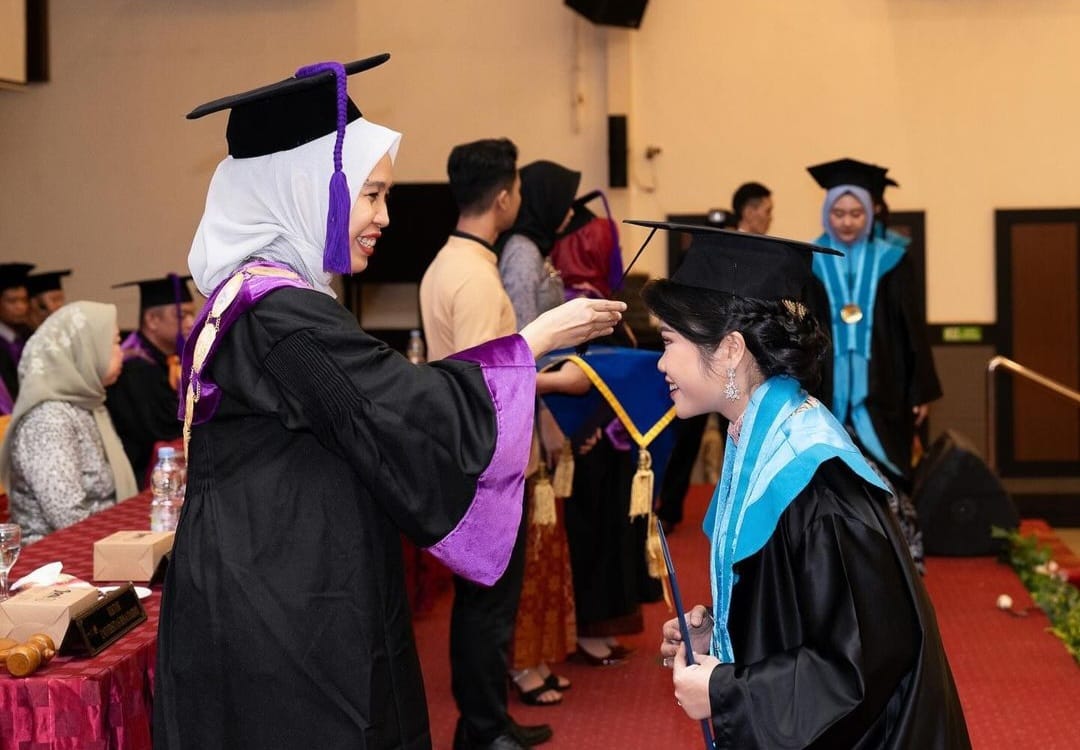 Wisuda Universitas Bina Darma Sukses Digelar, Putri Bungsu Herman Deru Sampaikan Hal Ini