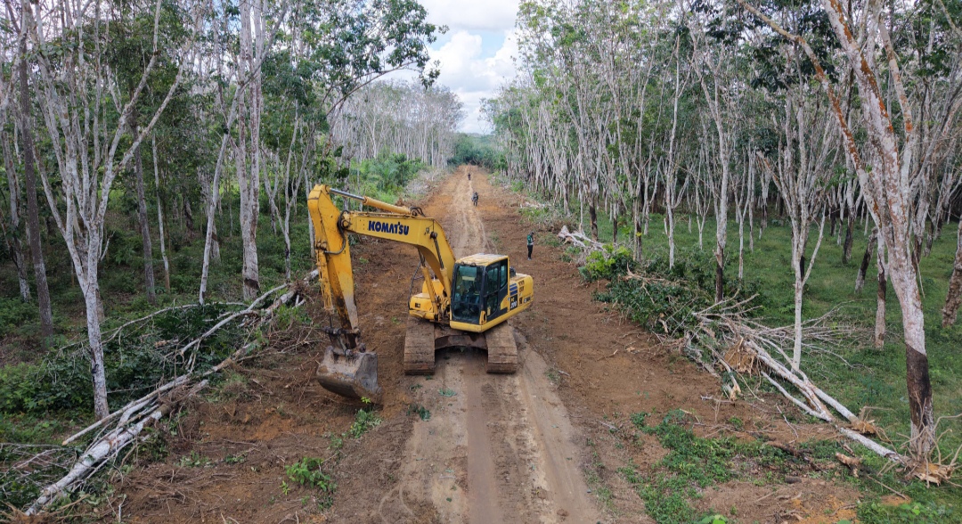 Akses Jalan Sepanjang 6 KM di Desa Pematang Sukatani OKI Dibuka Prajurit Progam TMMD