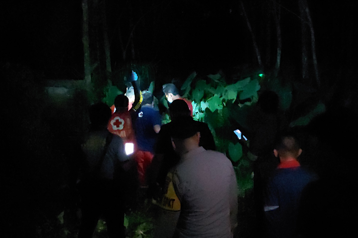 Pria Paruh Baya Ditemukan Membusuk Dalam Pondok di Kebun Karet di Jalan Tanjung Api-Api, Posisi Duduk Sujud