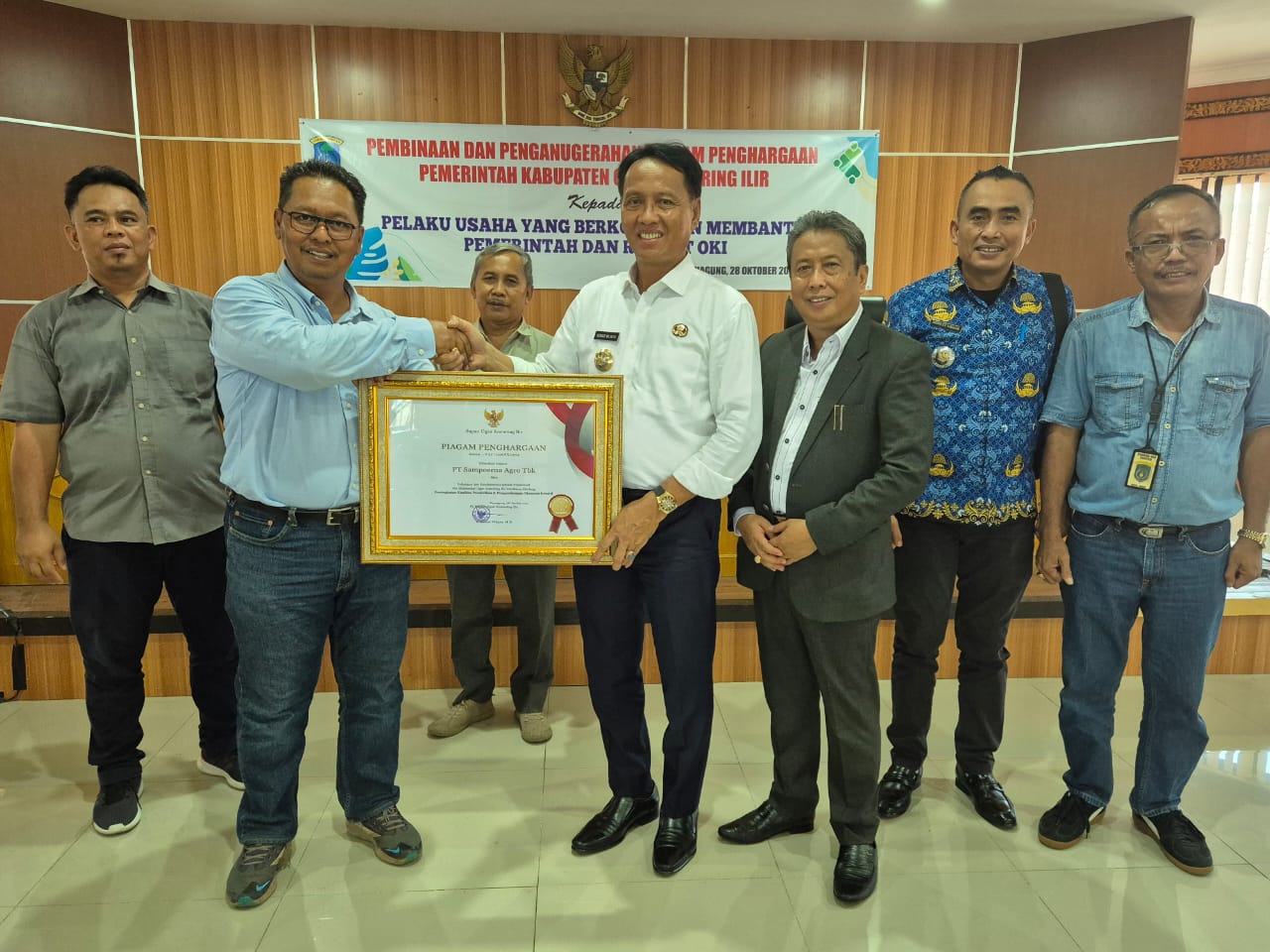 PT Sampoerna Agro Tbk Terima CSR Awards 2024 dari Pemkab OKI