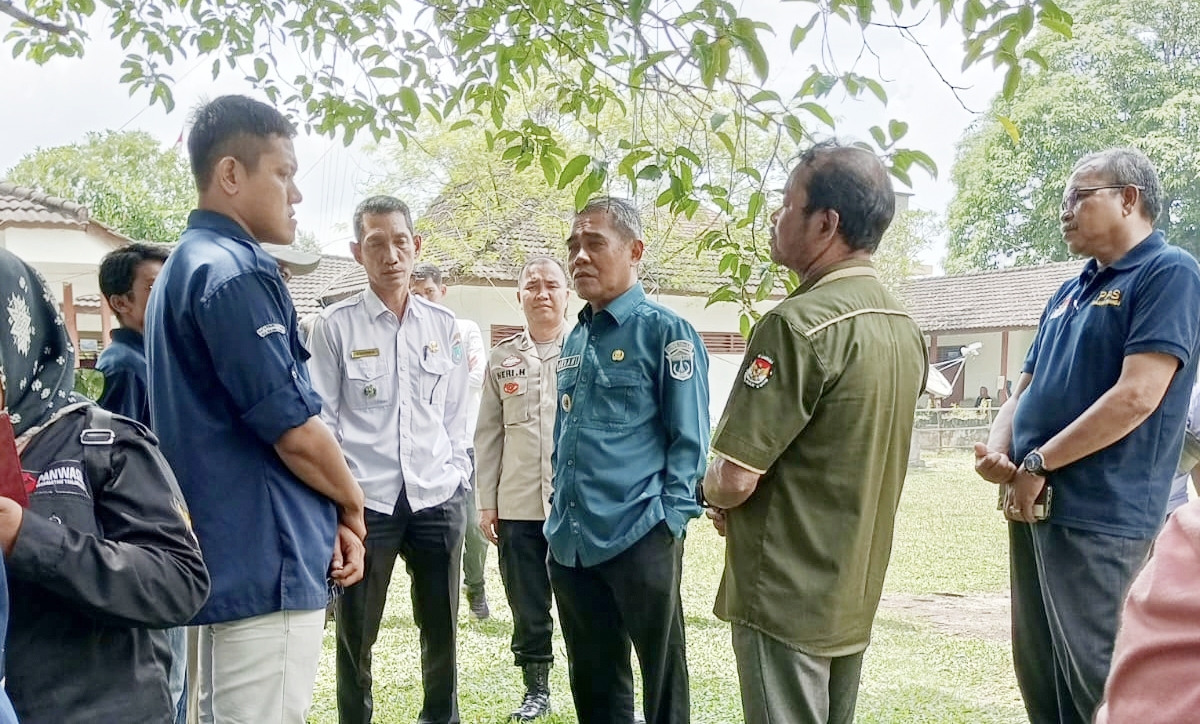 Wabup Ogan Ilir Monitoring Rekapitulasi Penghitungan Suara di PPK Tanjung Batu dan Payaraman