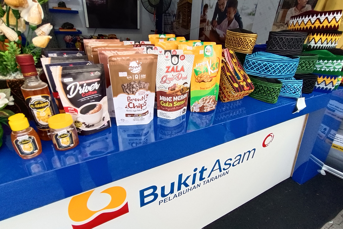UMK Binaan PTBA Semarakkan Pekan Raya Lampung, Dorong Perekonomian Lokal dan Promosikan Produk Unggulan