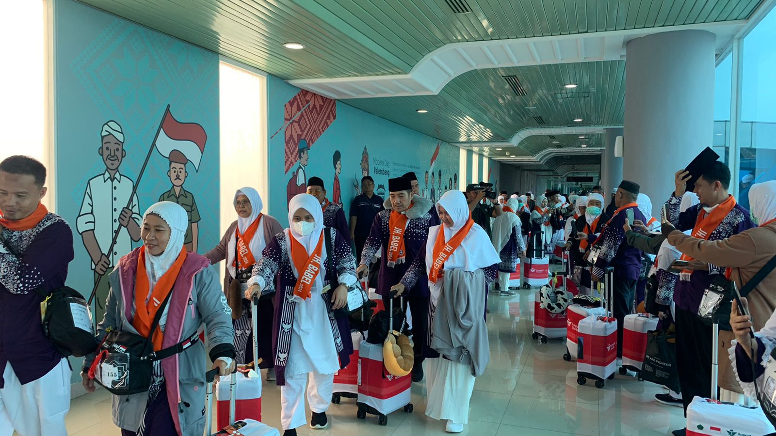 445 Jemaah Calon Haji Kloter 4 Babel Berangkat dari Bandara SMB II Menuju Madinah