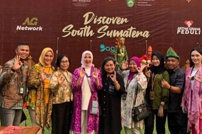 Tim Kesenian Empat Lawang Tampil di Jakarta, Nur Asia Sandiaga Terpukau