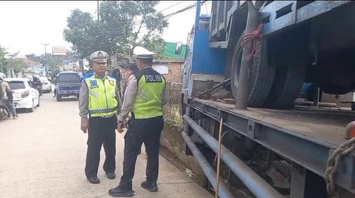 Tabrak Bak Truk Tronton yang Sedang Parkir di Bahu Jalan, Sopir Warga Talang Kelapa Palembang Ini Tewas 