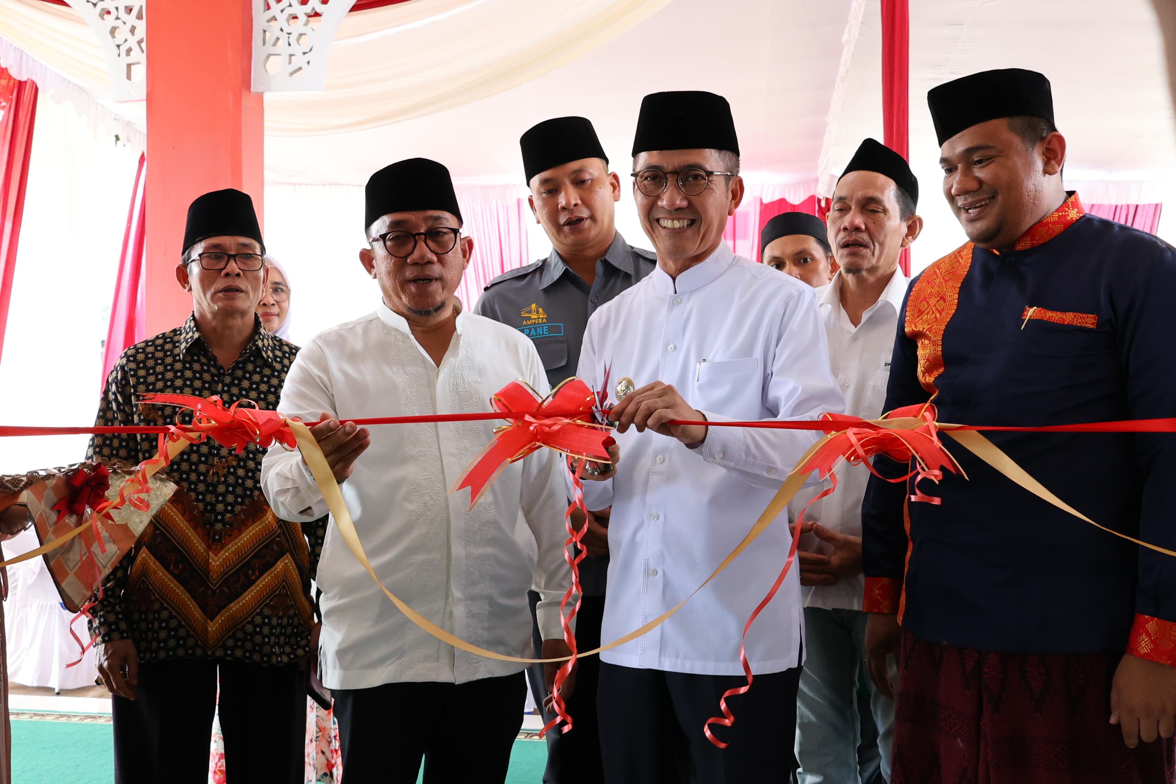 Ratu Dewa Ajak Masyarat  Makmurkan Rumah Ibadah, Resmikan 3 Mesjid di Jumat Barokah