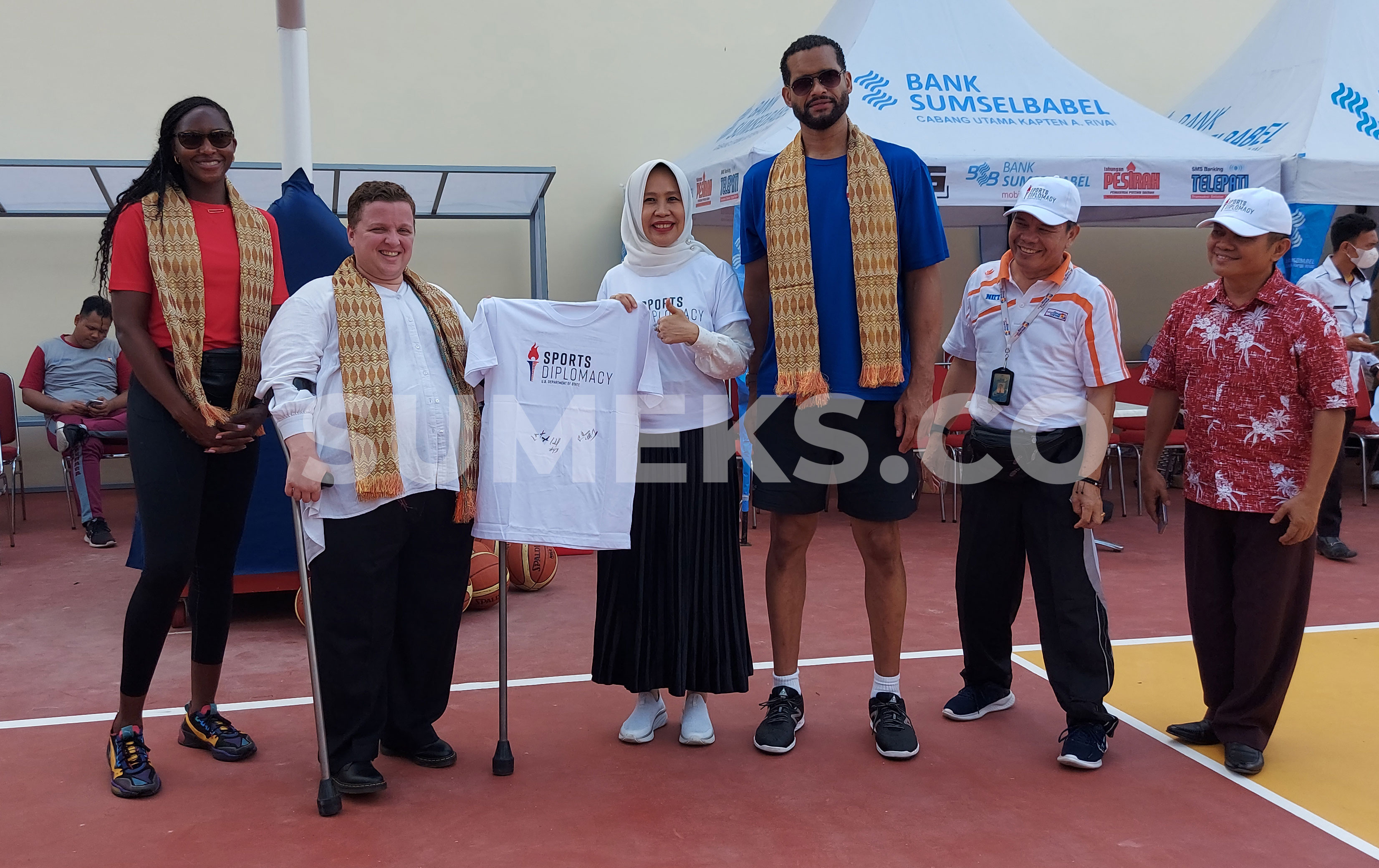 2 Pemain NBA Hadir di Envoy Basketball Clinic Universitas Bina Darma Palembang