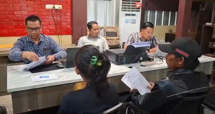 Bawa Kabur Ponsel Teman Wanitanya, Remaja di Palembang Digelandang Ayah Korban ke Kantor Polisi 