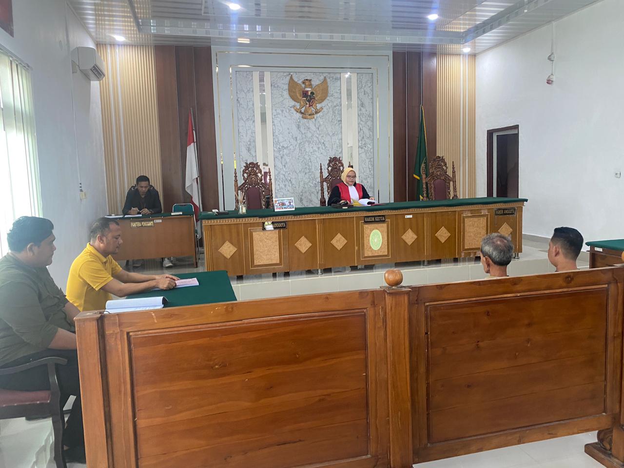 Sidang Tipiring Ribuan Botol Miras di Kayuagung: Terdakwa Didenda Rp1 Juta