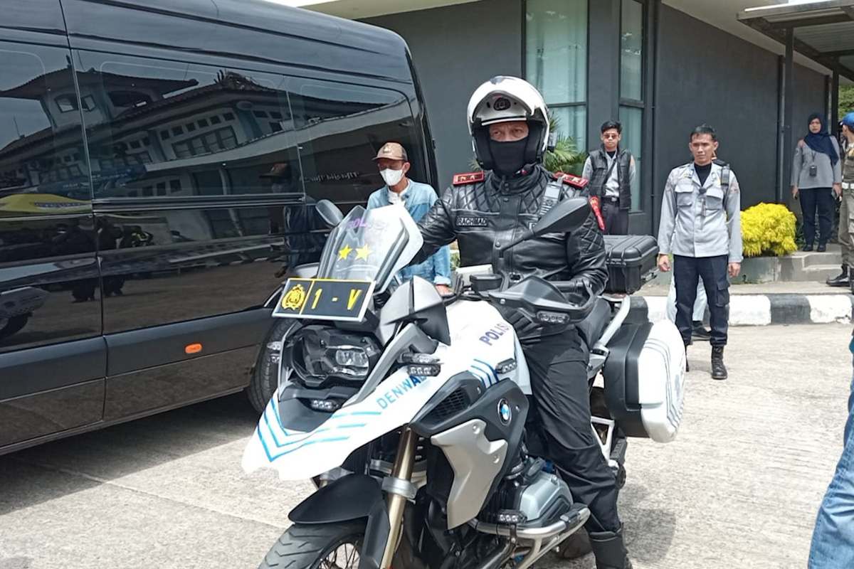 Truk Dipaksa Berhenti Atau Putar Balik, Kapolda Sumsel Pakai Motor Cek Jalintim Palembang-Betung 