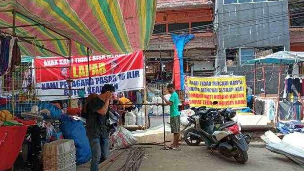 Pasca Lapak Dibongkar Satpol PP, Pedagang K5 Pasar 16 Ilir Palembang Kembali Gelar Dagangan