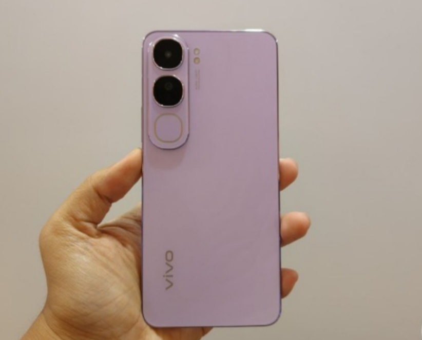 4 HP Vivo Usung RAM Besar Multitasking dan Gaming Lancar