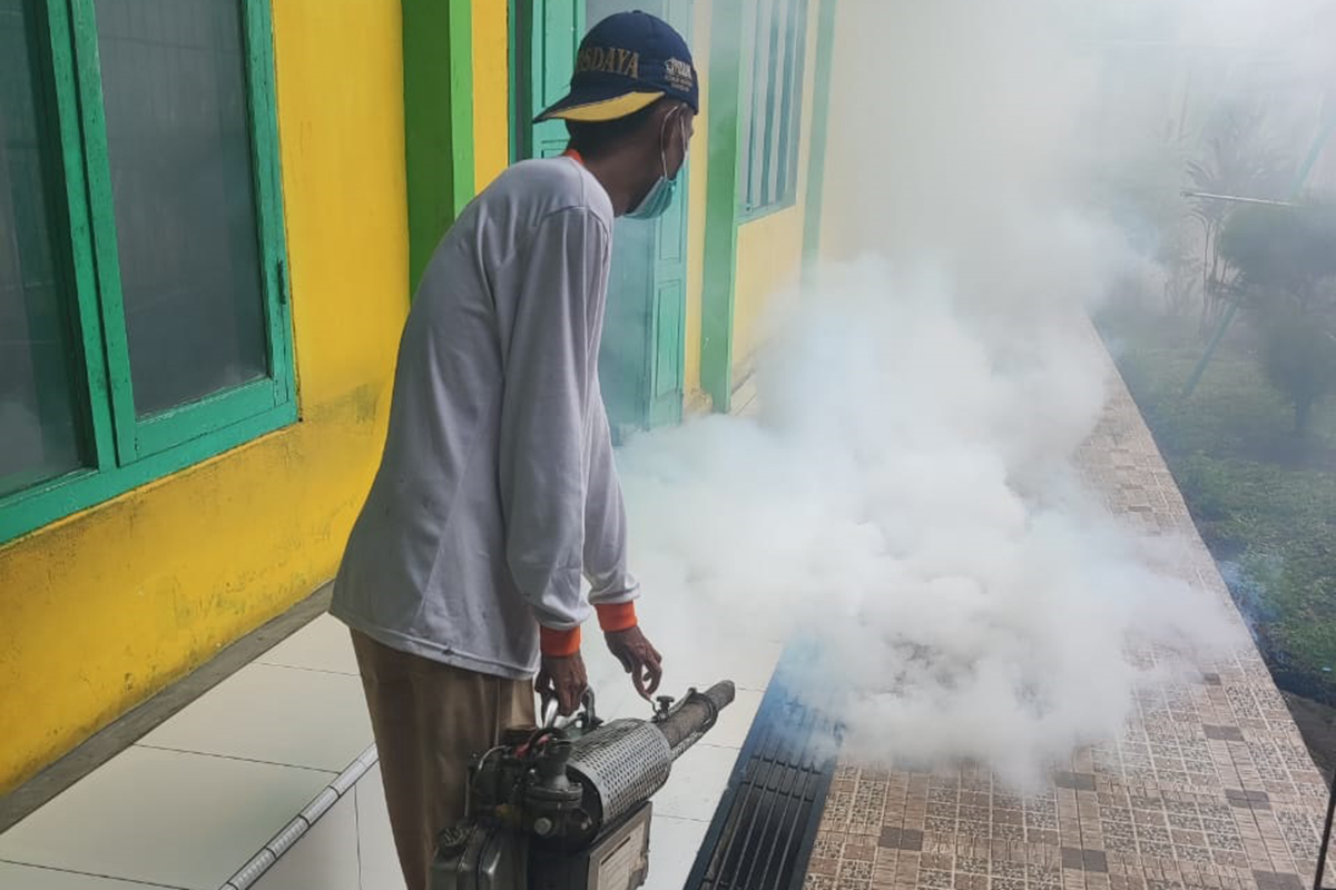 Antisipasi DBD, Lapas Narkotika Kelar IIA Muara Beliti Lakukan Fogging